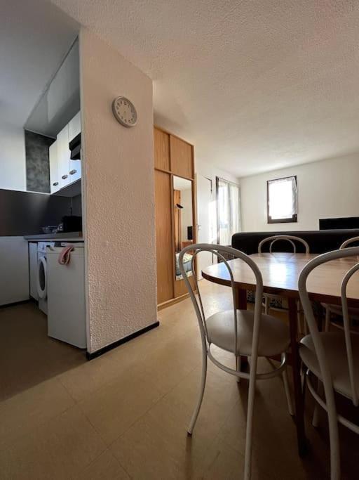 St-Pierre-La-Mer, Bel Appartement A Dans Residence Avec Piscine Et Tennis Entre 5 Et 10 Min De La Plage Fleury  Eksteriør bilde